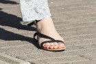 Kādos apavos šovasar staigā pa Jomas ielu? 25