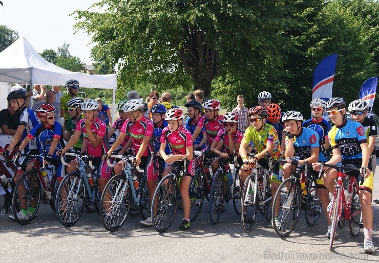 26.07.2014 Emīlijas Sonkas, kas pirms 50 gadiem izcīnīja pasaules čempiones riteņbraukšanā titulu, dzimtajā Alsungā tika aizvadīts kārtējais «Baltais 26.07.2014 Emīlijas Sonkas, kas pirms 50 gadiem izcīnīja pasaules čempiones riteņbraukšanā titulu, dzimtajā Alsungā tika aizvadīts kārtējais «Baltais 129306