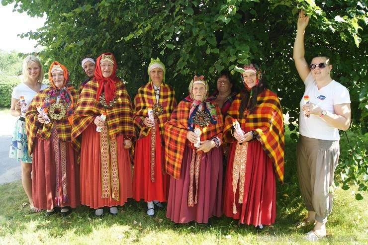 26.07.2014 Emīlijas Sonkas, kas pirms 50 gadiem izcīnīja pasaules čempiones riteņbraukšanā titulu, dzimtajā Alsungā tika aizvadīts kārtējais «Baltais 26.07.2014 Emīlijas Sonkas, kas pirms 50 gadiem izcīnīja pasaules čempiones riteņbraukšanā titulu, dzimtajā Alsungā tika aizvadīts kārtējais «Baltais 129309