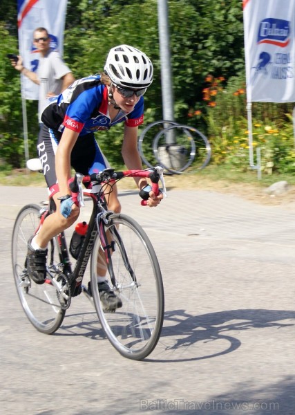 26.07.2014 Emīlijas Sonkas, kas pirms 50 gadiem izcīnīja pasaules čempiones riteņbraukšanā titulu, dzimtajā Alsungā tika aizvadīts kārtējais «Baltais 26.07.2014 Emīlijas Sonkas, kas pirms 50 gadiem izcīnīja pasaules čempiones riteņbraukšanā titulu, dzimtajā Alsungā tika aizvadīts kārtējais «Baltais 129317