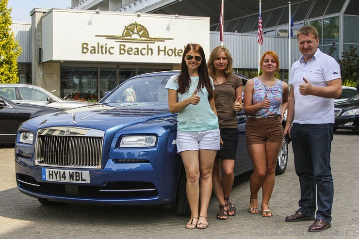 Travelnews.lv redakcija karstajās vasaras dienās strādā Jūrmalas 5 zvaigžņu viesnīcā «Baltic Beach Hotel» (www.BalticBeach.lv)... tāpēc «Rolls Royce W 129510