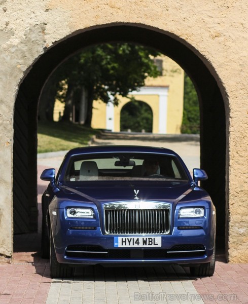 Ceļojums ar «Rolls Royce Wraith» uz Kuldīgu... maza atpūtas pauzīte Šlokenbekas muižā 129514