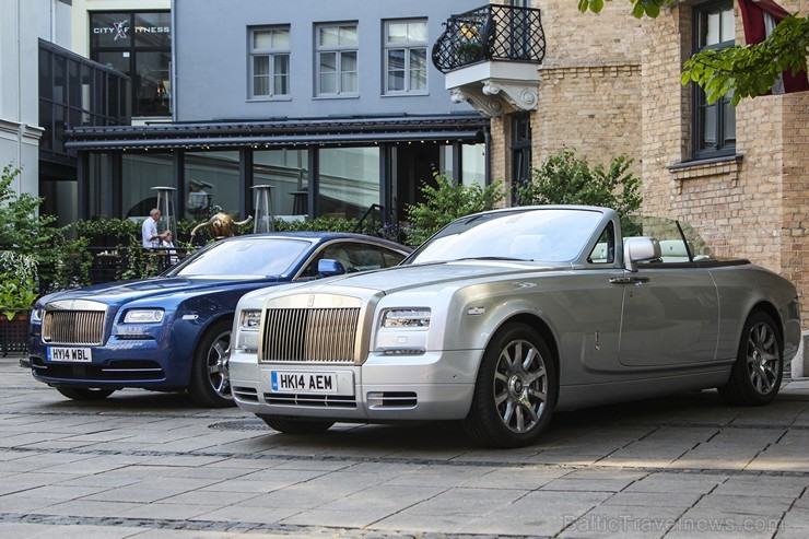 Jaunais «Rolls Royce Wraith» un «Rolls-Royce Phantom Drophead Coupé» uz Rīgas 5 zvaigžņu viesnīcas «Hotel Bergs» (www.HotelBergs.lv) fona 129547