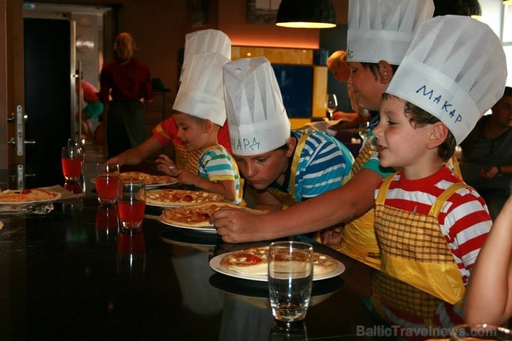 03.08.2014 viesnīcas Mercure Riga Centre Hotel restorānā The Traveller norisinājās otrā kulinārijas meistarklase bērniem- 