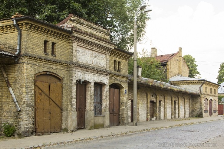Pirmā ēka bija zirgu tramvaja depo. To uzbūvēja pēc arhitekta Reinholda Šmēlinga 1888.gada 11.oktobrī izstrādāta projekta. Pirmā ēka bija zirgu tramvaja depo. To uzbūvēja pēc arhitekta Reinholda Šmēlinga 1888.gada 11.oktobrī izstrādāta projekta. 130354