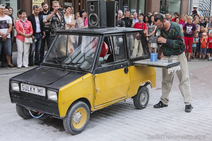 Rīgā aizvadīts vērienīgākais starptautiskais ielu mākslas un pasaules mūzikas festivāls «Re Re Rīga» Rīgā aizvadīts vērienīgākais starptautiskais ielu mākslas un pasaules mūzikas festivāls «Re Re Rīga» 130524