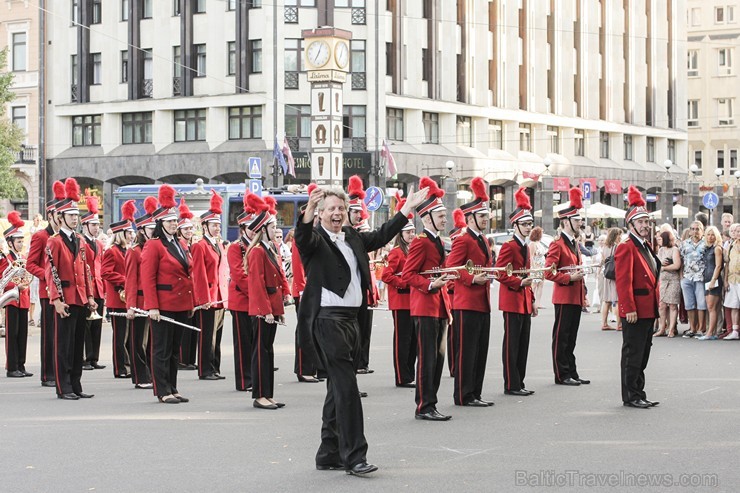 Rīgā aizvadīts vērienīgākais starptautiskais ielu mākslas un pasaules mūzikas festivāls «Re Re Rīga» Rīgā aizvadīts vērienīgākais starptautiskais ielu mākslas un pasaules mūzikas festivāls «Re Re Rīga» 130531