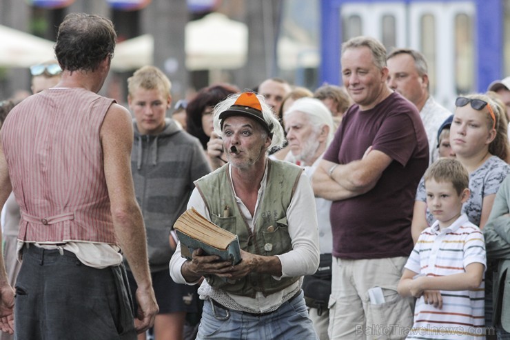 Rīgā aizvadīts vērienīgākais starptautiskais ielu mākslas un pasaules mūzikas festivāls «Re Re Rīga» Rīgā aizvadīts vērienīgākais starptautiskais ielu mākslas un pasaules mūzikas festivāls «Re Re Rīga» 130537