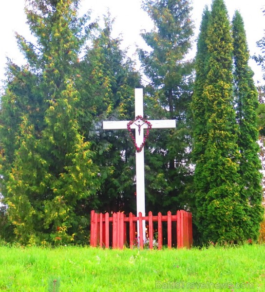 Latvijā vienīgais reģions, kur krucifiksi sastopami ārpus baznīcas ēkas vai dzīvojamām telpām, ir Latgale. Latgales ciemu un ceļmalu krucifiksi sastop Latvijā vienīgais reģions, kur krucifiksi sastopami ārpus baznīcas ēkas vai dzīvojamām telpām, ir Latgale. Latgales ciemu un ceļmalu krucifiksi sastop 130790