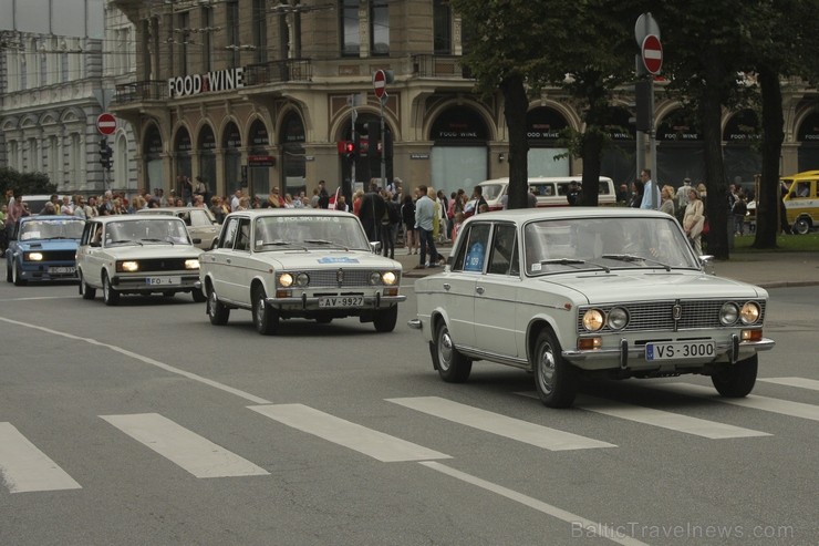 Jau devīto reizi noticis starptautiskais seno spēkratu salidojums «Riga Retro» 131124