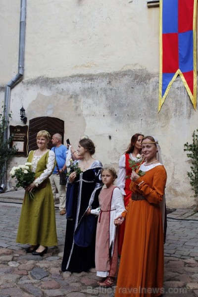 Jaunpils muzejā norisinājās muzeja dārgumu izzināšanas konkurss, kurā fotogrāfijā redzamais priekšmets bija jāatrod kādā no ekspozīcijām Jaunpils muzejā norisinājās muzeja dārgumu izzināšanas konkurss, kurā fotogrāfijā redzamais priekšmets bija jāatrod kādā no ekspozīcijām 131204