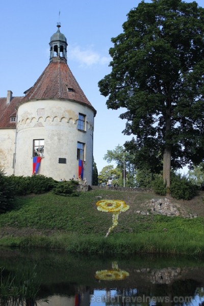 09.08.2014 Jaunpils pilī norisinājās Viduslaiku svētki, kuros satikās pagātne un nākotne, zūdot laika robežām - www.jaunpilspils.lv 09.08.2014 Jaunpils pilī norisinājās Viduslaiku svētki, kuros satikās pagātne un nākotne, zūdot laika robežām - www.jaunpilspils.lv 131219