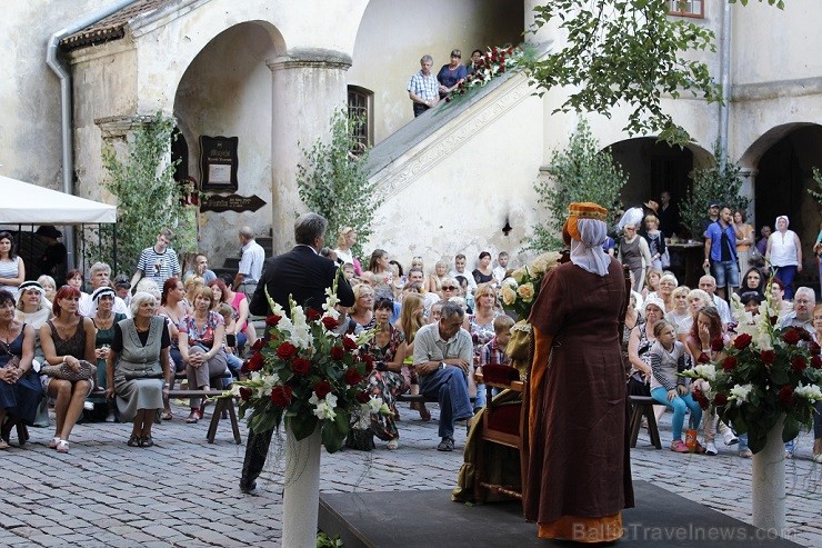 09.08.2014 Jaunpils pilī norisinājās Viduslaiku svētki, kuros satikās pagātne un nākotne, zūdot laika robežām - www.jaunpilspils.lv 131225