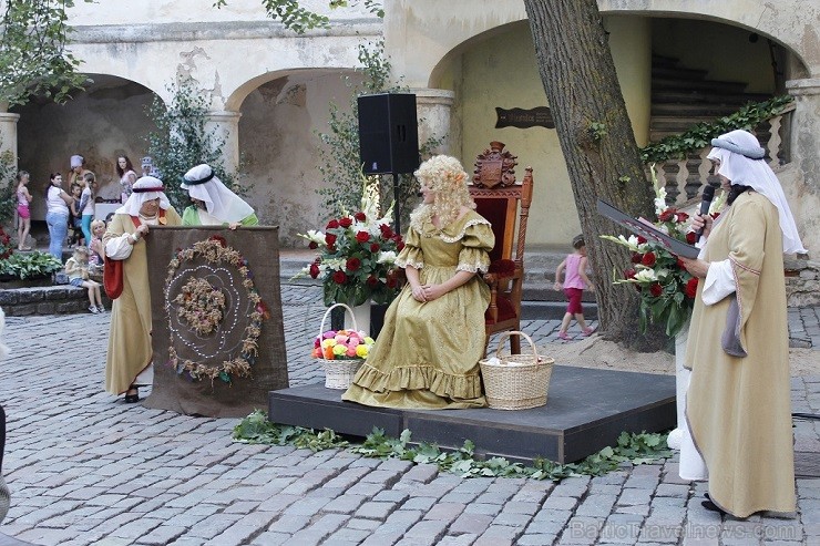 09.08.2014 Jaunpils pilī norisinājās Viduslaiku svētki, kuros satikās pagātne un nākotne, zūdot laika robežām - www.jaunpilspils.lv 09.08.2014 Jaunpils pilī norisinājās Viduslaiku svētki, kuros satikās pagātne un nākotne, zūdot laika robežām - www.jaunpilspils.lv 131232
