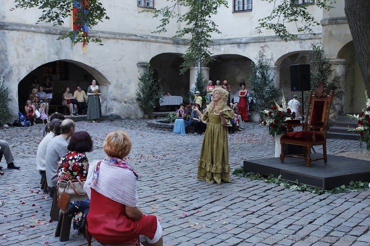09.08.2014 Jaunpils pilī norisinājās Viduslaiku svētki, kuros satikās pagātne un nākotne, zūdot laika robežām - www.jaunpilspils.lv 09.08.2014 Jaunpils pilī norisinājās Viduslaiku svētki, kuros satikās pagātne un nākotne, zūdot laika robežām - www.jaunpilspils.lv 131234