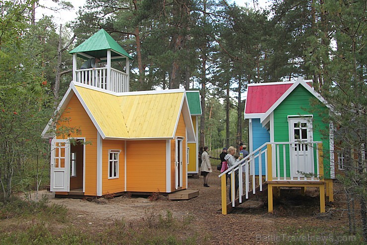 Baltijas lielākais tematiskais parks visai ģimenei «Lotes zeme» atrodas tikai 170 km attālumā no Rīgas - www.lottemaa.ee 131824