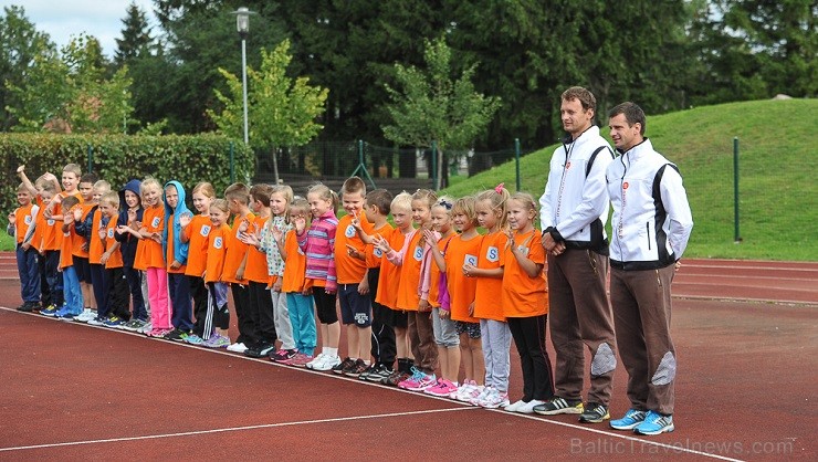 02.09.2014 ar sporta stundu Siguldas pilsētas vidusskolā tika atklāta Latvijā pirmā klase ar sporta novirzienu 02.09.2014 ar sporta stundu Siguldas pilsētas vidusskolā tika atklāta Latvijā pirmā klase ar sporta novirzienu 132695