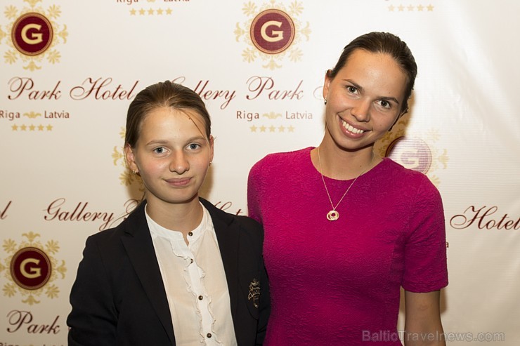 Rīgas piecu zvaigžņu viesnīcas «Gallery Park Hotel» 5 gadu jubilejas viesi, draugi un atbalstītāji Rīgas piecu zvaigžņu viesnīcas «Gallery Park Hotel» 5 gadu jubilejas viesi, draugi un atbalstītāji 133029