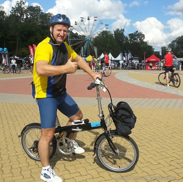BalticTravelnews.com direktors Aivars Mackevičs piedalās 24. Latvijas riteņbraucēju Vienības braucienā ar saliekamo velosipēdu Tern Link C7 (www.Hawai BalticTravelnews.com direktors Aivars Mackevičs piedalās 24. Latvijas riteņbraucēju Vienības braucienā ar saliekamo velosipēdu Tern Link C7 (www.Hawai 133223
