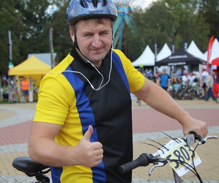 BalticTravelnews.com direktors Aivars Mackevičs piedalās 24. Latvijas riteņbraucēju Vienības braucienā ar saliekamo velosipēdu Tern Link C7 (www.Hawai BalticTravelnews.com direktors Aivars Mackevičs piedalās 24. Latvijas riteņbraucēju Vienības braucienā ar saliekamo velosipēdu Tern Link C7 (www.Hawai 133229