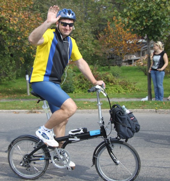 BalticTravelnews.com direktors Aivars Mackevičs piedalās 24. Latvijas riteņbraucēju Vienības braucienā ar saliekamo velosipēdu Tern Link C7 (www.Hawai 133265