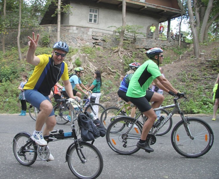 BalticTravelnews.com direktors Aivars Mackevičs piedalās 24. Latvijas riteņbraucēju Vienības braucienā ar saliekamo velosipēdu Tern Link C7 (www.Hawai BalticTravelnews.com direktors Aivars Mackevičs piedalās 24. Latvijas riteņbraucēju Vienības braucienā ar saliekamo velosipēdu Tern Link C7 (www.Hawai 133311