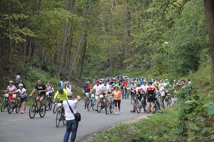 24. Latvijas riteņbraucēju Vienības brauciens Siguldā pulcē vairāk nekā 4000 dalībniekus 133312