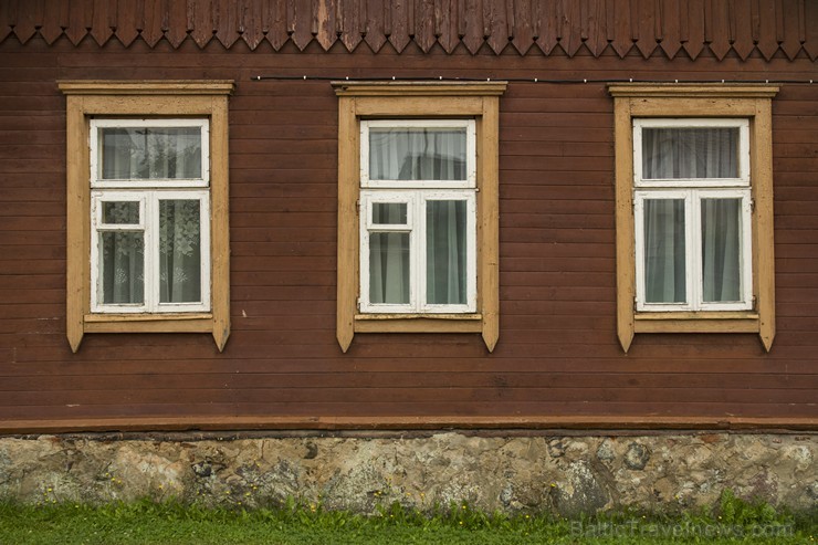 Dekoratīvās logu apmales piesaista daudzus Krāslavas tūristus 133573