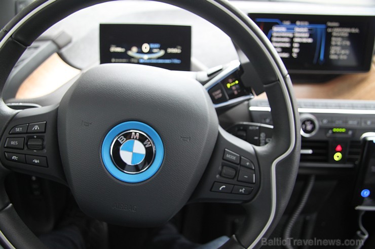 Travelnews.lv kopā ar partneriem ceļo ar moderno tehnoloģiju automašīnu BMW i3 133621
