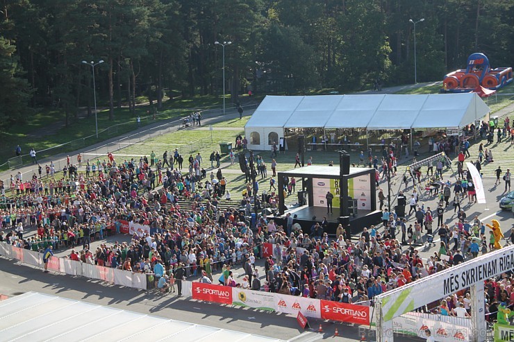 Sporta un labdarības pasākums «Nike Riga Run 2014» pulcē tūkstošiem sportistu 133808