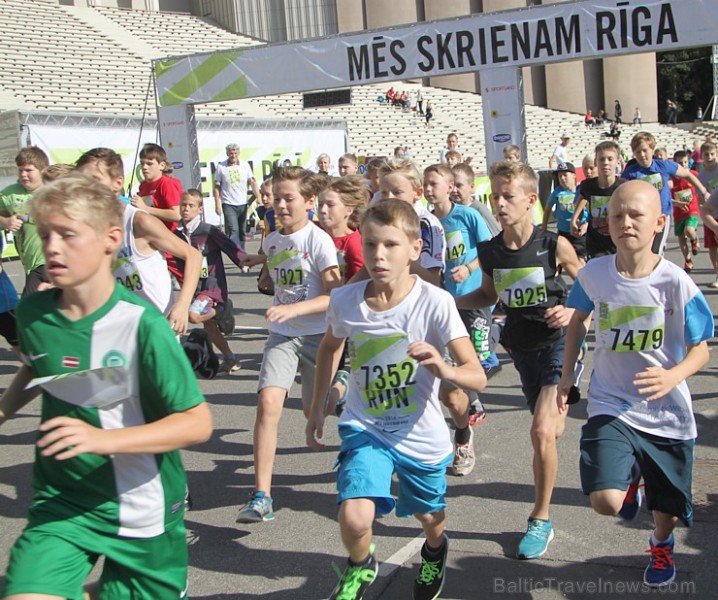 Sporta un labdarības pasākums «Nike Riga Run 2014» pulcē tūkstošiem sportistu 133820