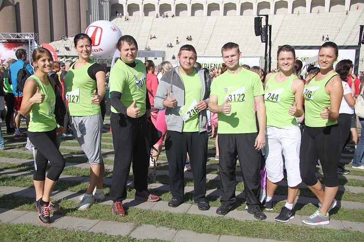 Sporta un labdarības pasākums «Nike Riga Run 2014» pulcē tūkstošiem sportistu 133826