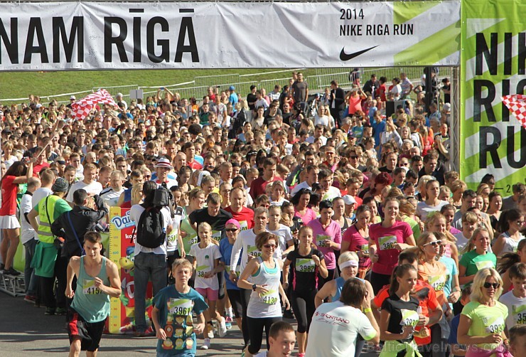 Sporta un labdarības pasākums «Nike Riga Run 2014» pulcē tūkstošiem sportistu 133829