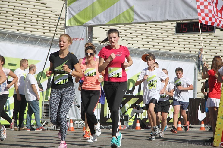 Sporta un labdarības pasākums «Nike Riga Run 2014» pulcē tūkstošiem sportistu 133838