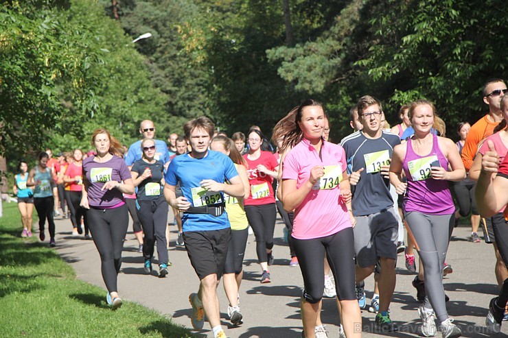 Sporta un labdarības pasākums «Nike Riga Run 2014» pulcē tūkstošiem sportistu 133841