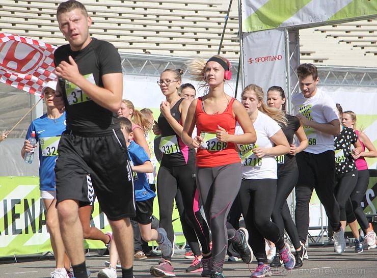 Sporta un labdarības pasākums «Nike Riga Run 2014» pulcē tūkstošiem sportistu 133842