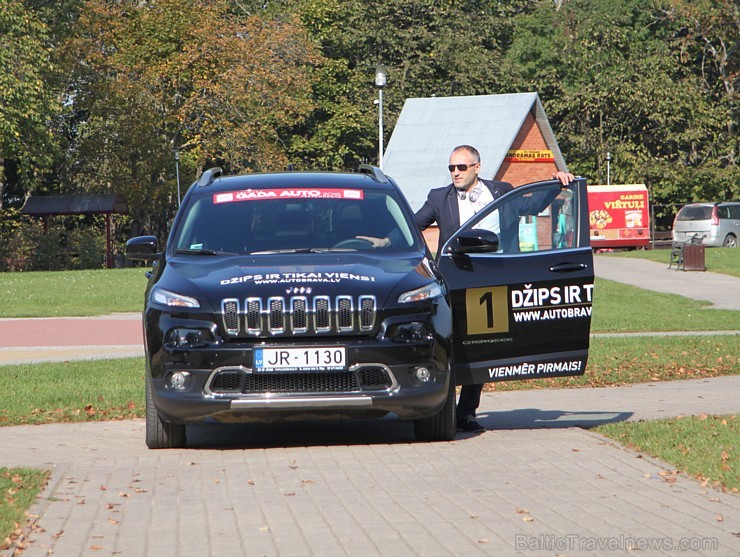 Travelnews.lv ceļojumā iepazīst 14 dažādus Latvijas «GADA AUTO 2015» automobiļus 134308