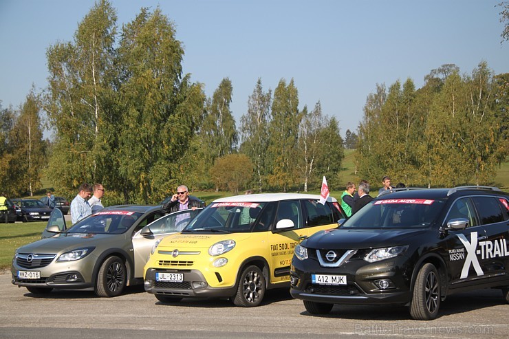 Travelnews.lv ceļojumā iepazīst 14 dažādus Latvijas «GADA AUTO 2015» automobiļus 134309