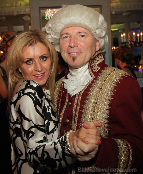 Labdarības pasākuma «Martas balle» nama saimnieki (Grand Palace Hotel Rīga) - Svetlana Loeva un Berhards Loevs Labdarības pasākuma «Martas balle» nama saimnieki (Grand Palace Hotel Rīga) - Svetlana Loeva un Berhards Loevs 134758