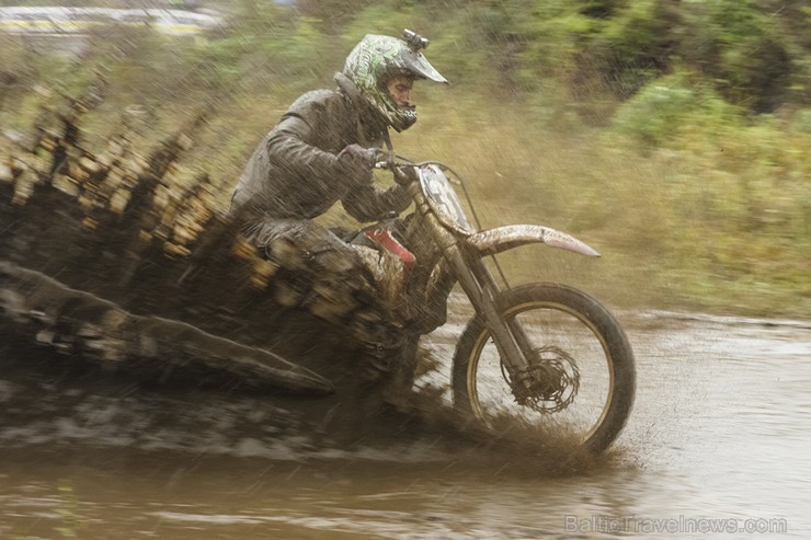 Retro Motokross ir atpūta brīvā dabā ar ģimeni, desiņām un pavizināšanos ar motociklu šķēršļotā apvidū - norobežotā Retro aplī. Atpūta paredzēta klasi Retro Motokross ir atpūta brīvā dabā ar ģimeni, desiņām un pavizināšanos ar motociklu šķēršļotā apvidū - norobežotā Retro aplī. Atpūta paredzēta klasi 135993