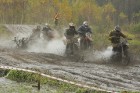 Jaunmārupē pavisam rudenīgos apstākļos noslēgusies Retro motokrosa sezona 7