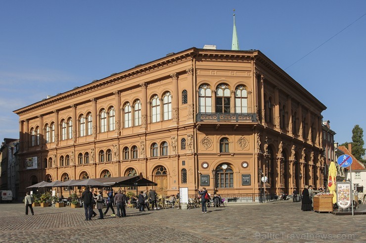 Tagad ēka ir restaurēta un kļuvusi par Mākslas muzeju Rīgas Birža 136306