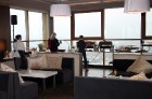 Rīgas viesnīcas «Radisson Blu Hotel Latvija» 26.stāva bārā «Skyline bar» svētdienās no pulksten 11.30 līdz 15.00 notiek brančs jeb vēlās brokastis. Va 27