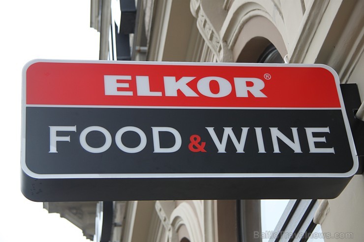 Pie Brīvības pieminekļa «Elkor Food & Wine» atver veikala kompleksu ar ēdināšanu un suvenīriem 136940