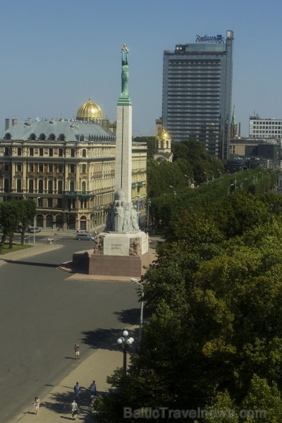 Brīvības piemineklis simbolizē latviešu tautas vēlmi pēc neatkarības un brīvības 138111