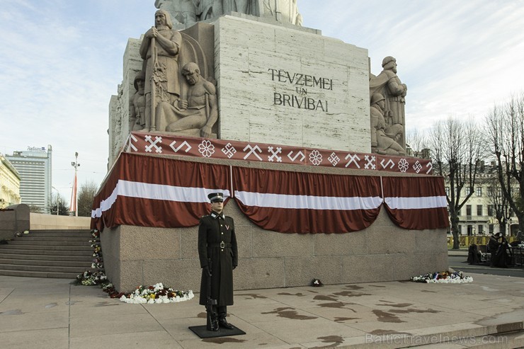 Sākoties atmodas kustībai, cilvēki sāka pie Brīvības pieminekļa pieminēt tautai svarīgos notikumus – Latvijas Republikas dibināšanu, brīvības cīņas, a 138112