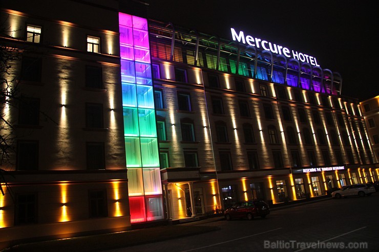 Gaismas festivāls «Staro Rīga 2014» priecē rīdziniekus un pilsētas viesus. Viesnīca Mercure Hotel Rīga - www.mercure.com Gaismas festivāls «Staro Rīga 2014» priecē rīdziniekus un pilsētas viesus. Viesnīca Mercure Hotel Rīga - www.mercure.com 138151