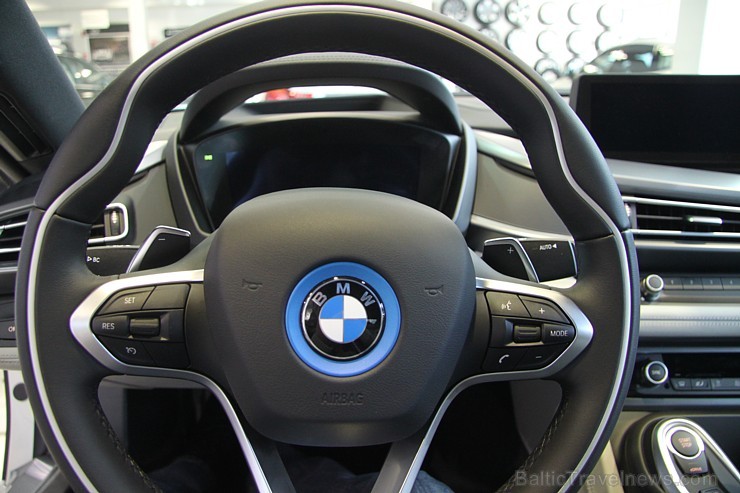 Jaunais elektro sporta automobilis BMW i8 ir ienācis Latvijā un jau pārdots 139791