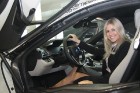 Jaunais elektro sporta automobilis BMW i8 ir ienācis Latvijā un jau pārdots 17