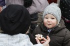 Ziemassvētku tirdziņš Čiekurkalna krustcelēs vieno tuvējās apkārtnes iedzīvotājus 25